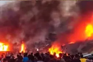 कार्यक्रम में शरीक होने आए लोगों ने मचाया उत्पात और आगजनी, हिरासत में 15 व्यक्ति 