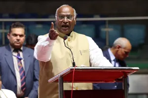 सरकार ने पीएसयू को बर्बाद कर दिया, लाखों नौकरियां छीनीं: खड़गे 