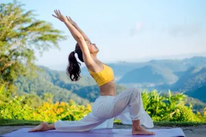 मधुमेह, थायराइड और मोटापा से लड़ने के लिए लोग अपना रहे योग 