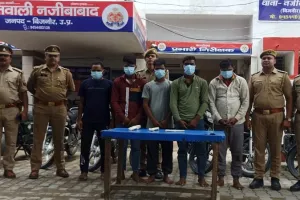 बिजनौर: दो दर्जन बाइकों के साथ पकड़े पांच वाहन चोर, फर्जी दस्तावेज बनाकर सस्ते दामों में बचते थे बाइक
