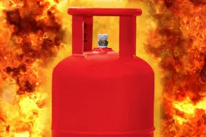 चमोली: गौरीकुंड में सिलेन्डर फटने हुआ बड़ा धमाका   