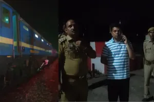 बहराइच: नेपथा ऑयल ले जाने वाली मालगाड़ी में मिली चिंगारी की सूचना, साढ़े पांच घंटे बाद गंतव्य को हुई रवाना 