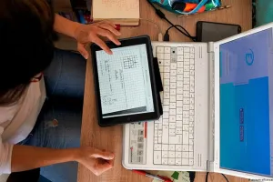 अयोध्या: आदेश के बाद भी गर्मी की छुट्टी में नहीं चली ऑनलाइन कक्षाएं 