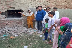 रामपुर: केमरी में सगे भाइयों के घरों में नकब लगाकर लाखों की चोरी