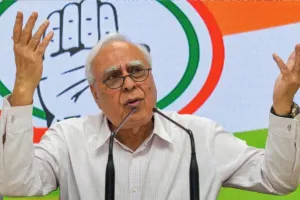 सिब्बल ने ओडिशा रेल हादसे को लेकर केंद्र पर साधा निशाना, कहा- कोई जवाबदेही नहीं 