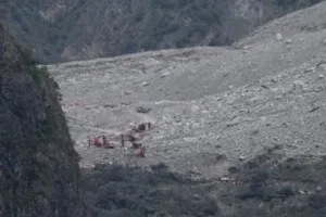 चीन में भीषण भूस्खलन से 19 लोगों की मौत, 24 घंटे चला रेस्क्यू अभियान