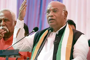 बालासोर ट्रेन हादसे पर जवाबदेही तय करने से ध्यान न भटकाए सरकार : मल्लिकार्जुन खड़गे 