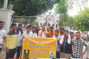 बरेली: साक्षी के हत्यारे को तत्काल फांसी की मांग, नहीं हटे धार्मिक स्थलों पर लगे लाउडस्पीकर