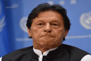 भले ही वे मुझे जेल में डाल दें, तब भी समर्पण नहीं करूंगा: Imran Khan 