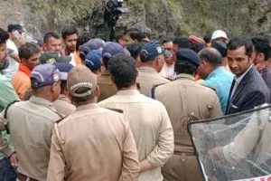 उत्तरकाशी: पुरोला में हुआ बाजार बंद, महापंचायत में जाने के लिए अड़े हिन्दू संगठन