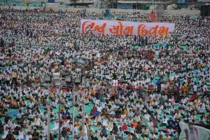 सूरत में 1.53 लाख से अधिक लोगों ने एक साथ योग कर बनाया नया विश्व रिकॉर्ड बना : प्राधिकारी 