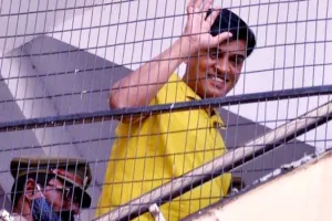 SP MLA Irfan Solanki बर्थडे के दिन कानपुर कोर्ट में हुए पेश, परिवार को देख हंसते हुए हिलाया हाथ, पढ़ें- पूरी खबर