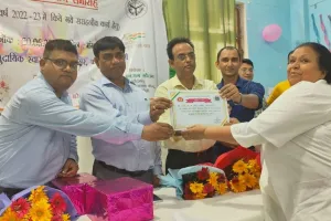 बरेली: फरीदपुर सीएचसी ने जीता कायाकल्प अवार्ड, प्रशस्ति पत्र देकर किया सम्मानित 