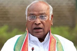 कानपुर अस्पताल मामला: खड़गे ने कहा- डबल इंजन की सरकार ने स्वास्थ्य व्यवस्था को भी डबल बीमार कर दिया...