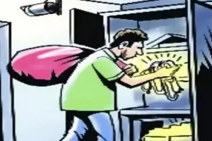 रामनगर: कांग्रेसी नेता के घर से लाखों रुपए के जेवरात-नगदी पर चोरों ने किया हाथ साफ              