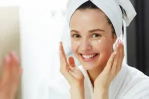 इन नेचुरल फेस पैक्स का करें यूज, बढ़ती उम्र में भी चेहरा दिखेगा जवां 