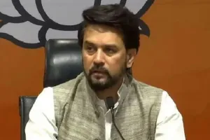 प्रदर्शनकारी पहलवानों के मुद्दे से संवेदनशीलता के साथ निपट रहा है केंद्र: अनुराग ठाकुर