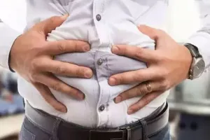 अगर आपका भी निकल गया है पेट, इन टिप्स को आजमाकर आप भी दिखेंगे हैंडसम