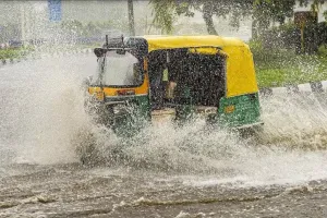 Uttarakhand Weather: आंधी-तूफान के साथ भारी बारिश की आशंका, रेड अलर्ट जारी