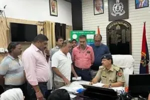 बरेली: व्यापारियों ने चौराहों पर लगे बैरियर और डायवर्जन पर दिए सुझाव