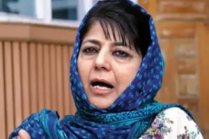 अगर ‘गांधी’ के देश को ‘गोडसे’ का बनने से राेकना है, तो हमें एकजुट होना होगा: महबूबा 