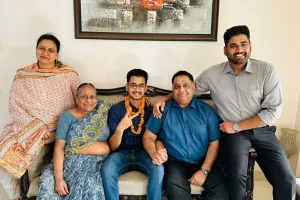 बरेली: डॉक्टर माता-पिता के नक्शे कदम पर चलेंगे होनहार