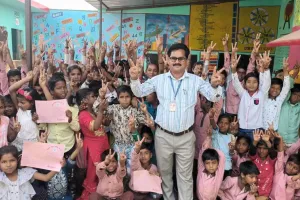 बरेली: आधुनिक और रोचक नवाचारों के जरिये शिक्षक गढ़ रहे बच्चों का भविष्य