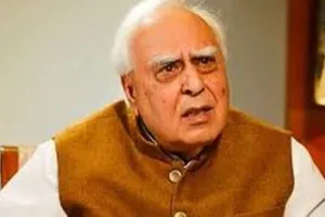 'आप' की महारैली को संबोधित कर सकते हैं राज्यसभा सदस्य कपिल सिब्बल 