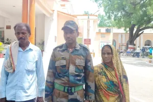 बहराइच: फरियाद लेकर पहुंचे सेना के जवान को एसडीएम ने कहा अपशब्द, बोले- एक पत्र में चली जायेगी नौकरी