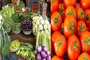 लखनऊ: थाली पर बारिश की मार, दाल में तड़का लगाने में आमजन बेहाल, जीरा से लेकर टमाटर तक सब दिखा रहे भाव