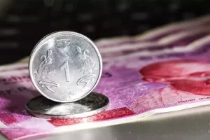 लखनऊ: एक रुपये का छोटा सिक्का वैध, लेने से किया मना तो हो सकती है जेल, जानें क्या कहते हैं नियम