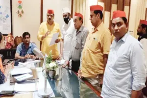 बरेली: घरों में आ रहा गंदा पानी, जलकल विभाग बेपरवाह