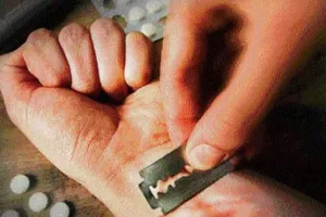 खटीमा: हाथ की नसें काट कर की आत्महत्या 