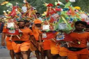 Kanwar Yatra 2023 : भदोही में कांवड़िया लगा रहे ‘बोल बम’ के साथ CM योगी के जयकारे 