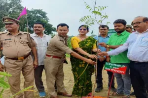 जीवन को खुशहाल रखने के लिए लगाएं पौध : MLC