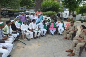 अयोध्या : घेराव को निकले भाकियू कार्यकर्ता हिरासत में, रोके जाने पर हुई धक्का-मुक्की