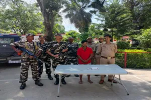 बहराइच : 20 लाख रुपये कीमत की 512 ग्राम चरस के साथ तस्कर गिरफ्तार 