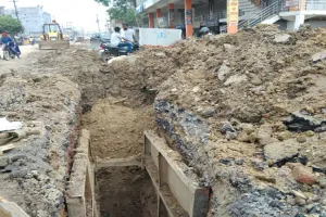 अयोध्या : रामपथ पर 70 जगहों पर पाइप लीक, टैंकर से जलापूर्ति कराना मुश्किल