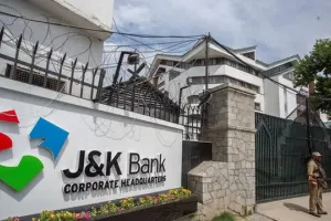 जम्मू-कश्मीर बैंक का शुद्ध लाभ पहली तिमाही में लगभग दोगुना होकर 326 करोड़ रुपये पर पहुंचा 
