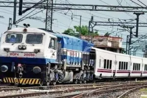 ट्रेन संचालन के दौरान हमेशा सतर्क रहकर संरक्षा नियमों का करें पालन : डीआरएम