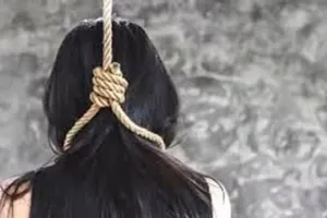 प्रयागराज : कमरे में फंदे से लटकता मिला छात्रा का शव