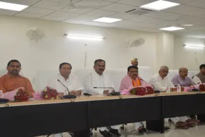 अयोध्या: विशेषाधिकार समिति की बैठक में सदस्य का हाई हुआ पारा