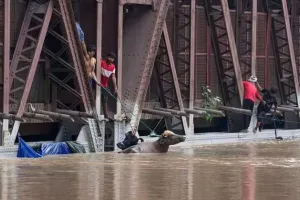 दिल्ली में यमुना का जलस्तर शाम छह बजे कम होकर 208.17 मीटर पर आया: CWC