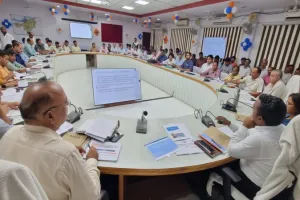 अयोध्या: डीएम का पारा हाई, प्रतिकूल प्रवृष्टि की दी चेतावनी, जानें मामला