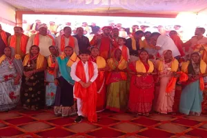 गोंडा: सम्मान समारोह में गीत सुनकर भावुक हुए सांसद बृजभूषण, नाती ने संभाला, देखें Video