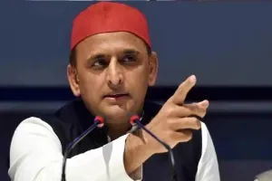 अखिलेश यादव ने स्‍वास्‍थ्‍य व्‍यवस्‍था पर कसा तंज, दवाओं को लेकर मरीजों और परिजनों को दी ये बड़ी नसीहत