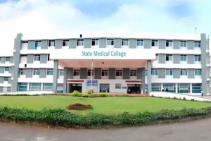 उ प्र: शाहजहांपुर मेडिकल कालेज के छात्र-छात्रा का अश्लील Video वायरल 