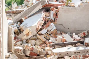 शांतिपुरी: मंदिर की दीवार ढहने से दो मवेशियों की मौत      