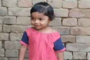 संभल: बारिश में नहाते समय नाले में डूबकर मासूम की मौत