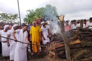 गोंडा: भारत माता के जयघोष संग राजकीय सम्मान के साथ हुआ अमर शहीद का अंतिम संस्कार